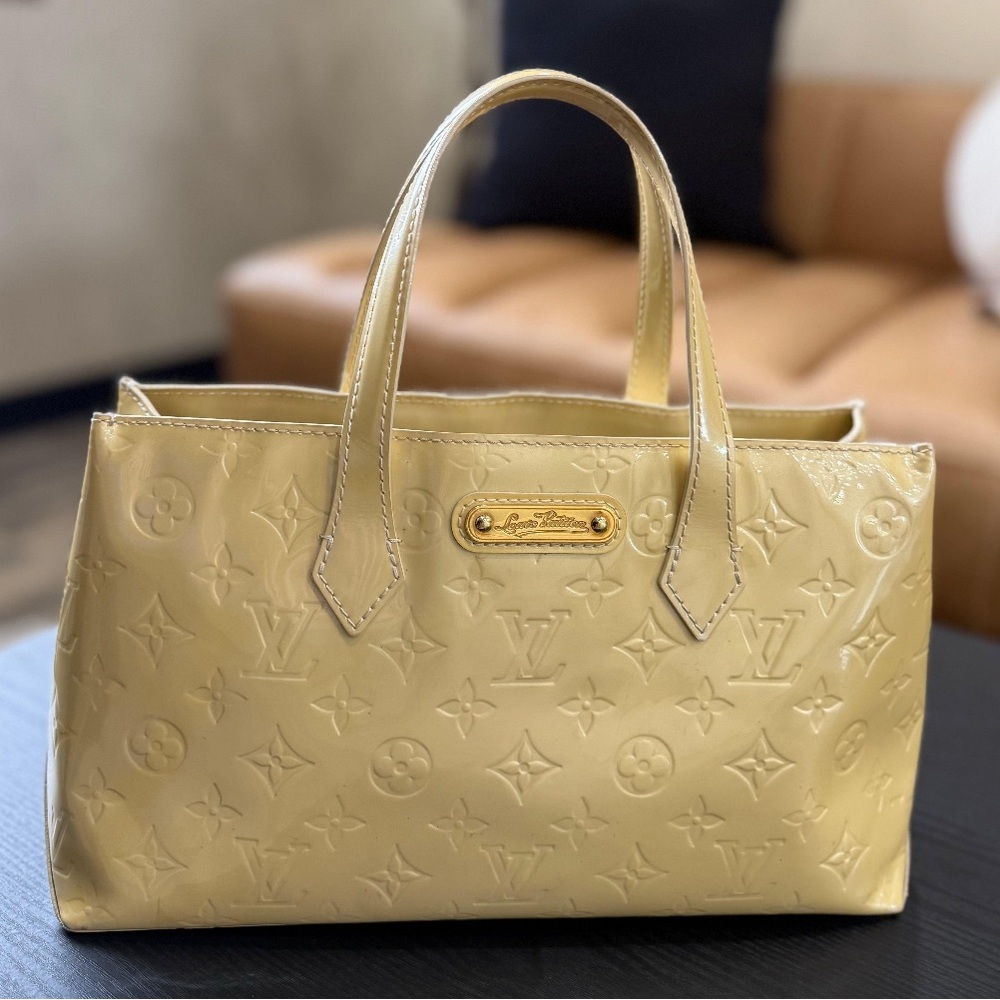 Authentic Louis Vuitton Monogram Yellow Vernis Wilshire Authentic Bag